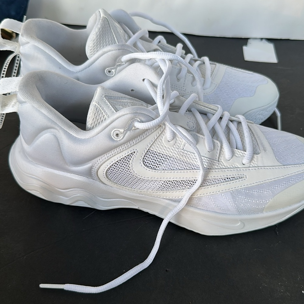 New Nike Giannis Immortality 3 Size 10 Men’s - Picture 3 of 6